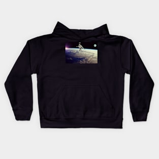 On the top of the Earth... Kids Hoodie